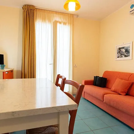 Apartment La Pergola Al 13 *